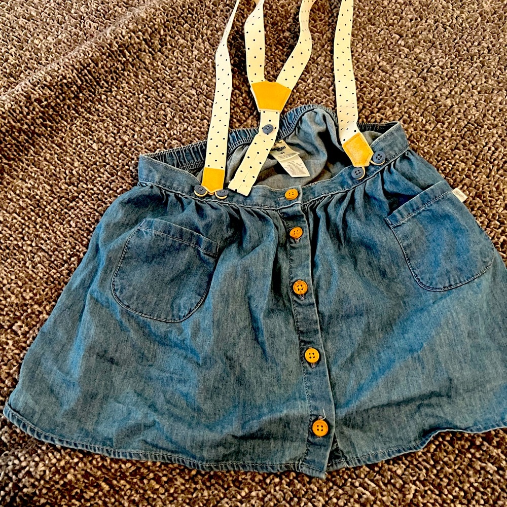 Little girls suspender skirt